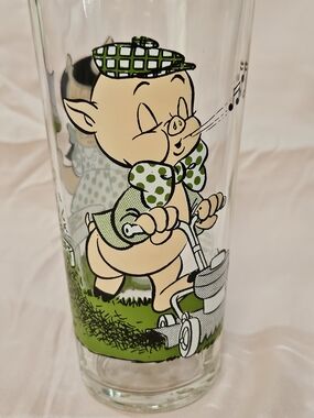 Pepsi Porky & Petunia Pig Vintage Cartoon Pig Golf Player Printed Glass - Green